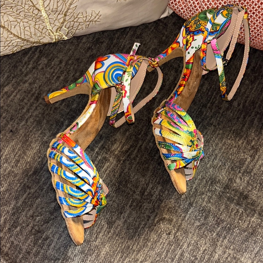 Colorful Women's Strappy Sandals - Picture 2 of 7